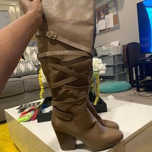 Womens size 11 brown boots